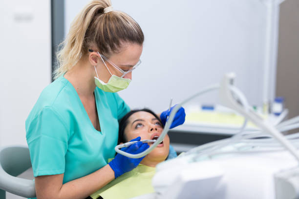 Best Emergency Tooth Extraction in Santa Moni, CA